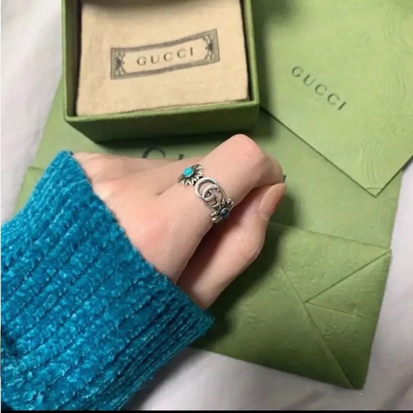 Gucci Double G Mother of Pearl, & Sterling Silver Ring Size 6 - Picture 2 of 7